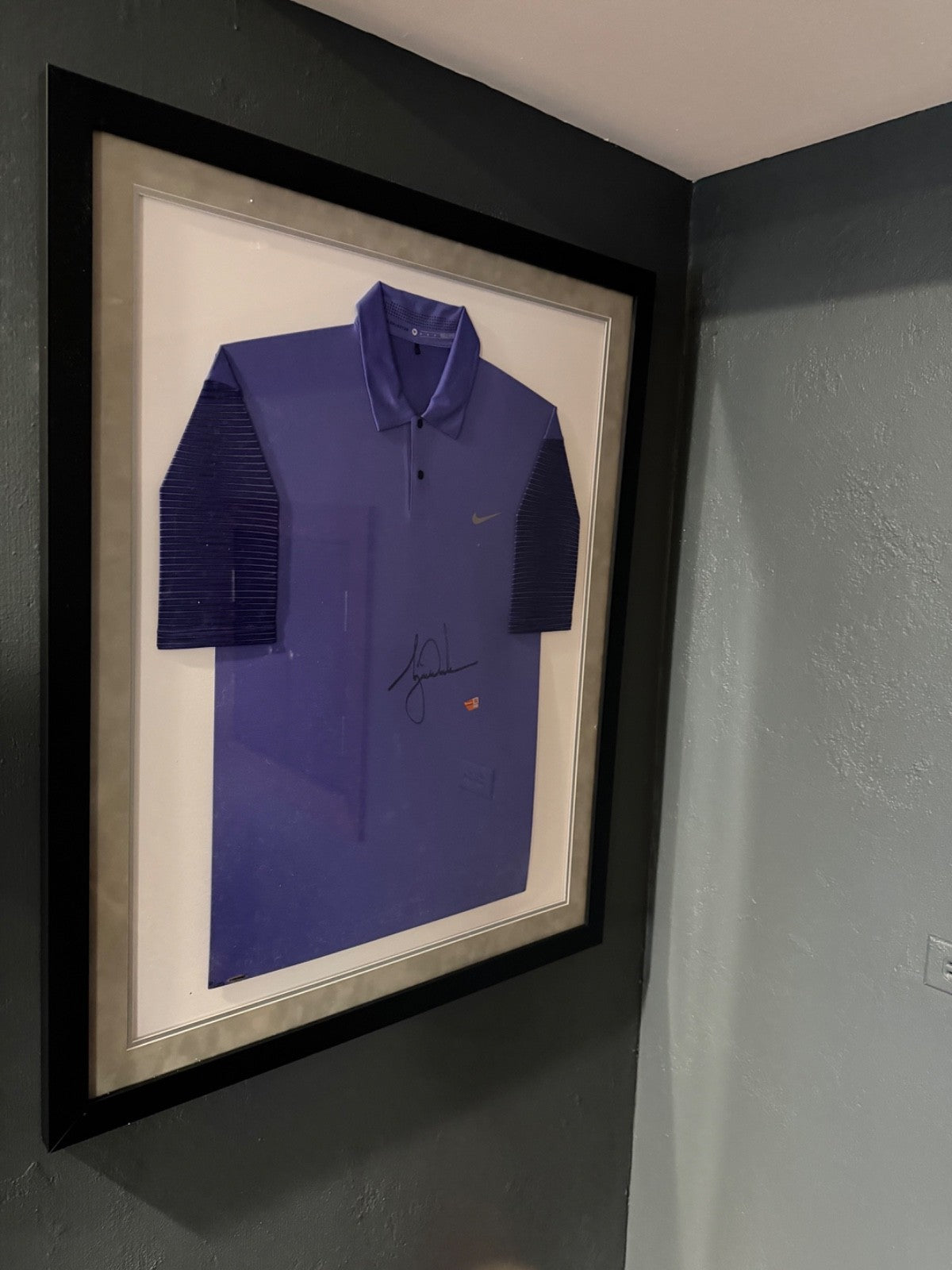 Tiger Woods Autographed Nike Polo Shirt Upper Deck UDA LE 08/25 Framed Fanatics